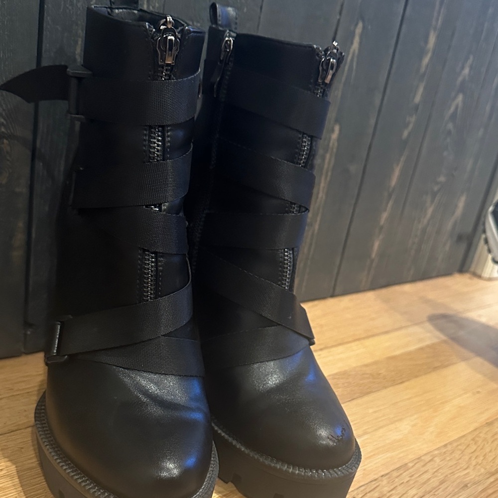 🕷️💋💄...Baddies Only Boots - Picture 10 of 10